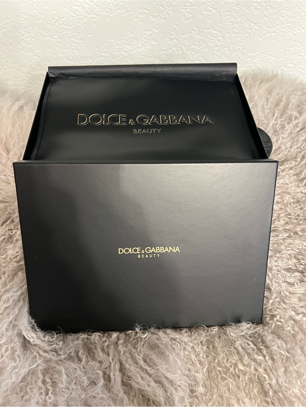Dolce & Gabbana Beauty Black and Gold Make up Bag. Size 8 by 6 inches
